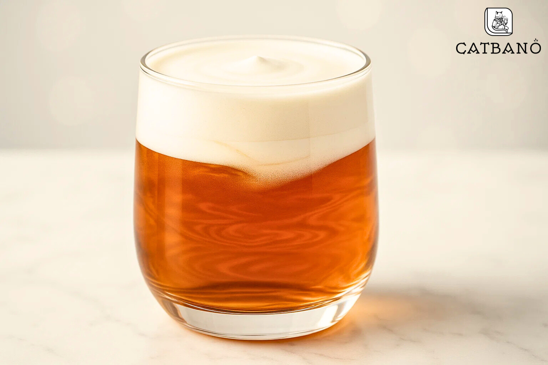 Ly Oolong nếp sóng sánh, bề mặt phủ lớp kem sữa béo