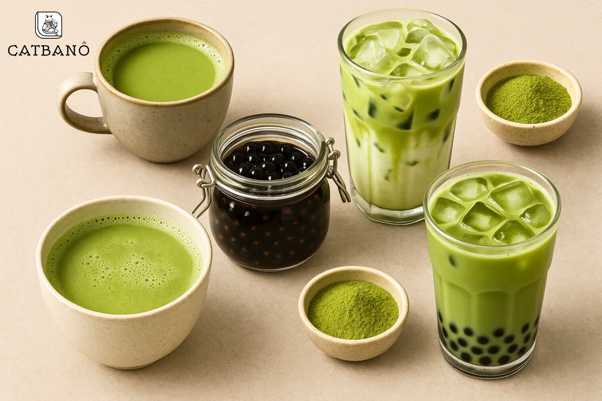 Concept flatlay nhiều loại đồ uống matcha Oolong đặt cạnh hũ đựng trân châu.